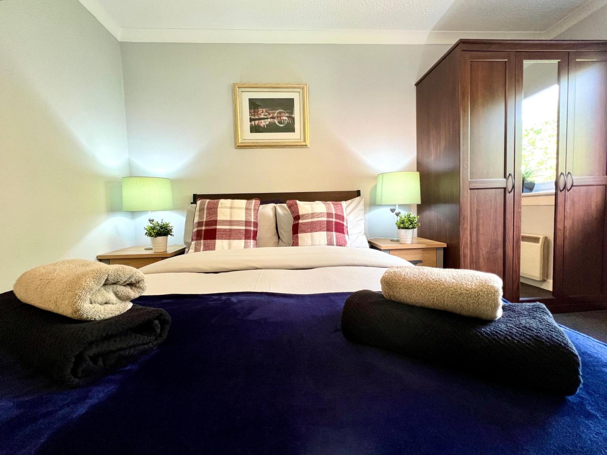 Spacious 2 Bed-Flat In Glasgow City - Free Parking Bagian luar foto
