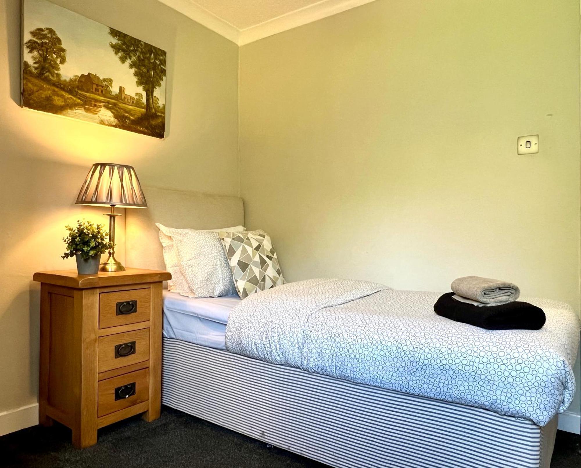 Spacious 2 Bed-Flat In Glasgow City - Free Parking Bagian luar foto